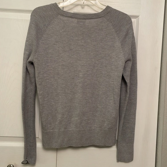 STYLUS Gray Button Down Cardigan Sweater Small Like New - Picture 7 of 12